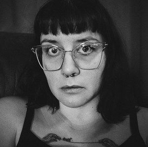 Meet your Posher, Iris